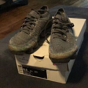 Wms Jordan’s Dark Grey Jordan’s 6.5